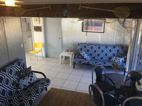 SHAKIN' SHACK - Accommodation Burleigh 9
