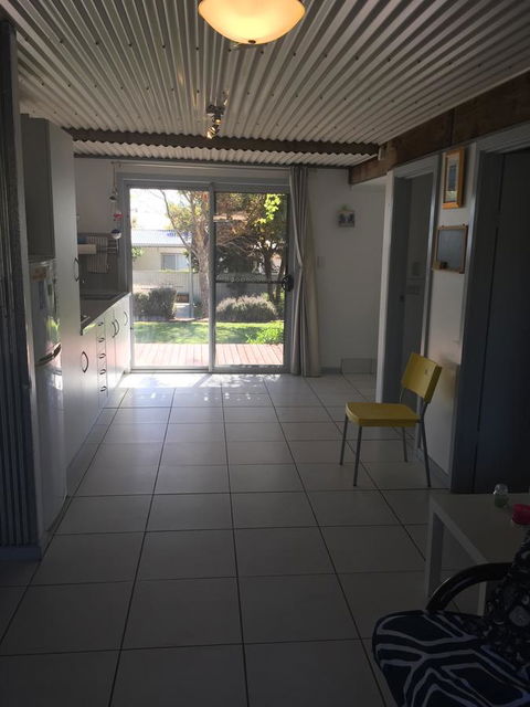 SHAKIN' SHACK - Accommodation Burleigh 8