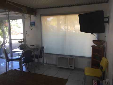 SHAKIN' SHACK - Accommodation Burleigh 12