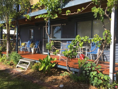 SHAKIN' SHACK - Accommodation Burleigh 0