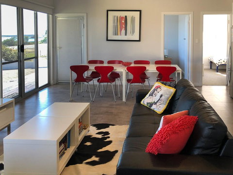 Beachview - Accommodation Burleigh 9