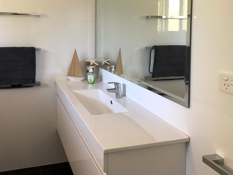 Beachview - Accommodation Burleigh 22