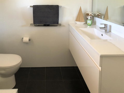 Beachview - Accommodation Burleigh 23