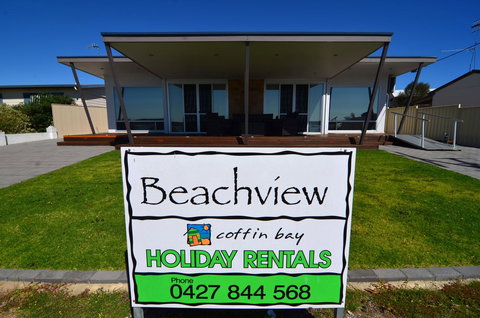 Beachview - Accommodation Burleigh 3