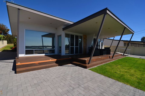 Beachview - Accommodation Burleigh 1