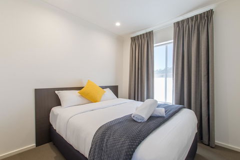 Mick O\'Sheas - Accommodation Burleigh 17