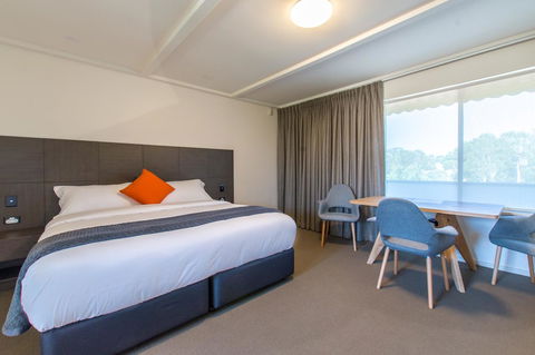 Mick O\'Sheas - Accommodation Burleigh 16