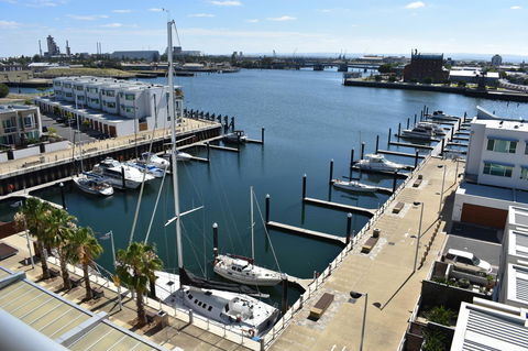 Breakwater Apartment - Accommodation Burleigh 20