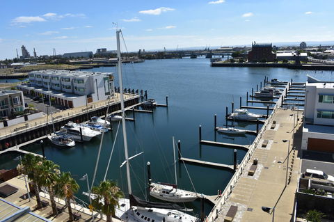 Breakwater Apartment - Accommodation Burleigh 2