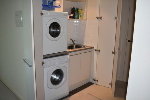 Breakwater Apartment - Accommodation Burleigh 17