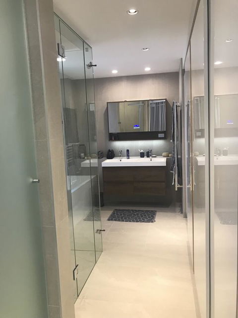 Penthouse On The Promenade - Accommodation Burleigh 8