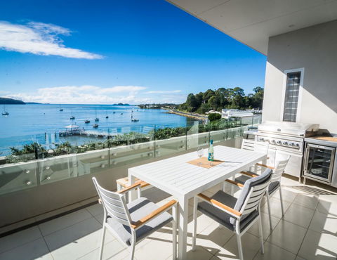 Penthouse On The Promenade - Accommodation Burleigh 3