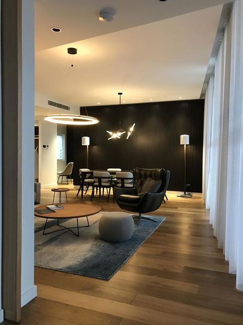 Penthouse On The Promenade - Accommodation Burleigh 5