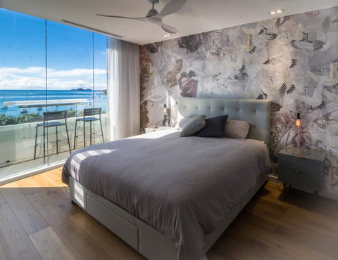 Penthouse On The Promenade - Accommodation Burleigh 7