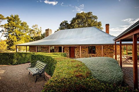 Jacobs Estate Cottage - Accommodation Burleigh 0