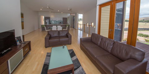 South Shores Yellowfin Villa 96 - South Shores Normanville - Accommodation Burleigh 1