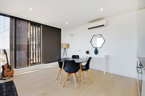 Swainson At Vue - Accommodation Burleigh 12