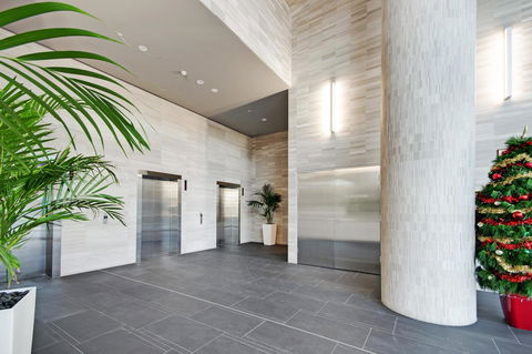 Swainson At Vue - Accommodation Burleigh 18