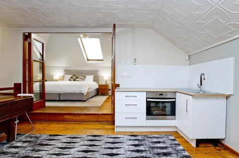 Druids Hall - Accommodation Burleigh 10