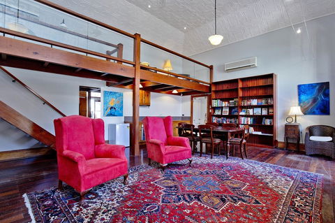 Druids Hall - Accommodation Burleigh 1