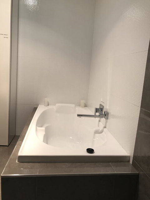 Lakeside - Accommodation Burleigh 9