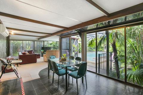 The Palms - Accommodation Burleigh 11