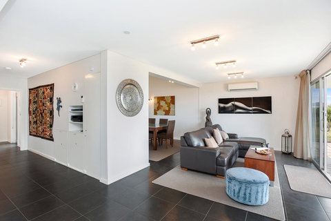 Esplanade Escape - Accommodation Burleigh 26