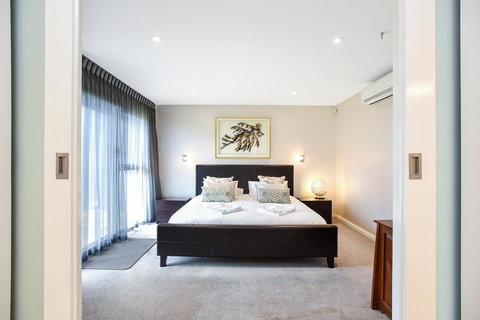 Esplanade Escape - Accommodation Burleigh 35