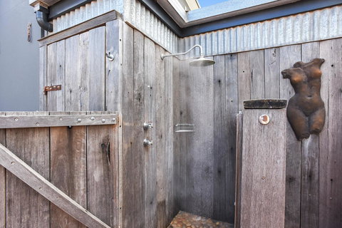 Esplanade Escape - Accommodation Burleigh 8