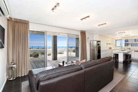 Esplanade Escape - Accommodation Burleigh 1