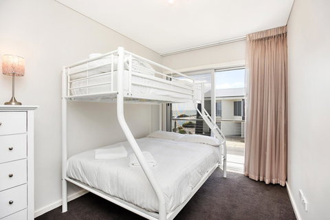 Esplanade Escape - Accommodation Burleigh 11