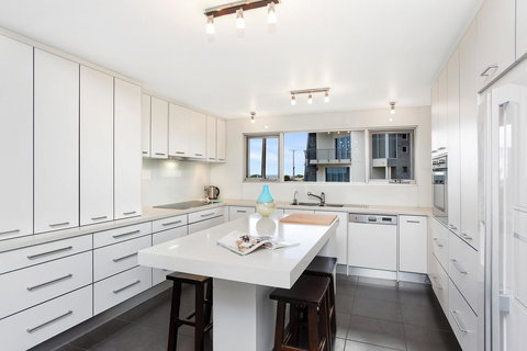 Esplanade Escape - Accommodation Burleigh 36