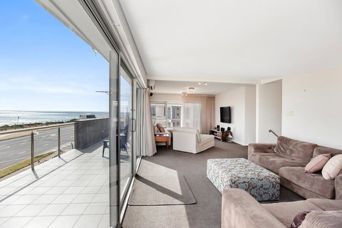 Esplanade Escape - Accommodation Burleigh 28