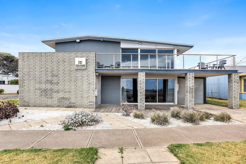 Esplanade Escape - Accommodation Burleigh 30