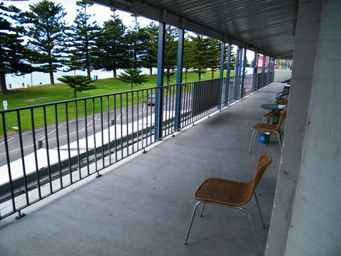 Grand Tasman Hotel - Accommodation Burleigh 31