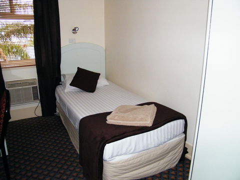 Grand Tasman Hotel - Accommodation Burleigh 22