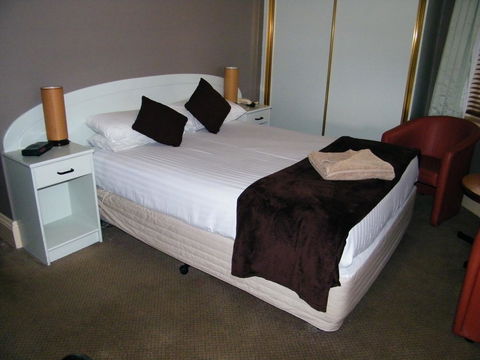 Grand Tasman Hotel - Accommodation Burleigh 23