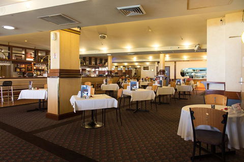 Grand Tasman Hotel - Accommodation Burleigh 1