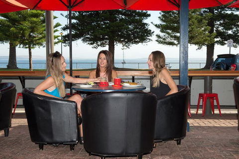 Grand Tasman Hotel - Accommodation Burleigh 14