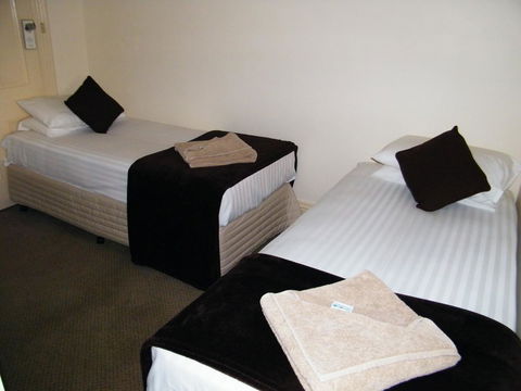 Grand Tasman Hotel - Accommodation Burleigh 38