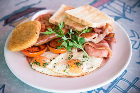 Grand Tasman Hotel - Accommodation Burleigh 26
