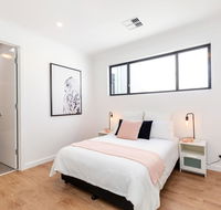 Brand new affordable luxury 3 bedroom 3 bathrooms house close to Adelaide city Chinatown beach Adelaide Airport - Accommodation Burleigh