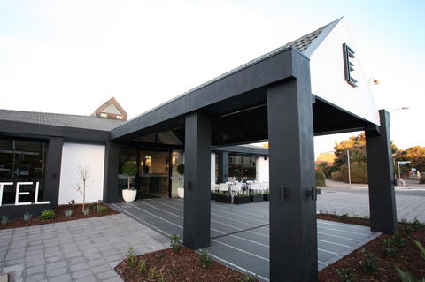 Ellen Hotel - Accommodation Burleigh 23