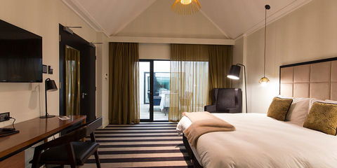 Ellen Hotel - Accommodation Burleigh 16