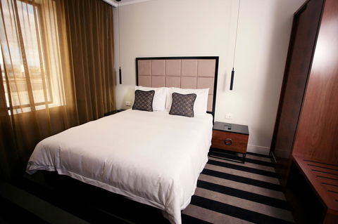 Ellen Hotel - Accommodation Burleigh 26