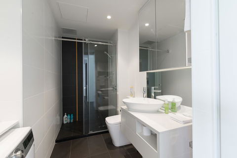 Ther-Rich Elegant 1BR Apartment In Walkerville - Accommodation Burleigh 23