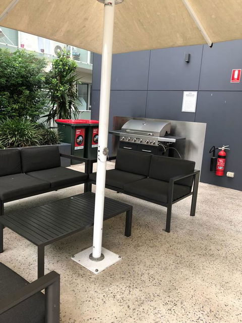 Ther-Rich Elegant 1BR Apartment In Walkerville - Accommodation Burleigh 38