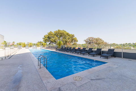 Ther-Rich Elegant 1BR Apartment In Walkerville - Accommodation Burleigh 33