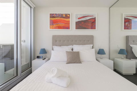 Ther-Rich Elegant 1BR Apartment In Walkerville - Accommodation Burleigh 1
