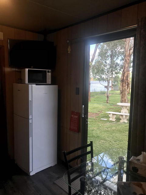 Murray Bridge Riverview Cabin - Accommodation Burleigh 3
